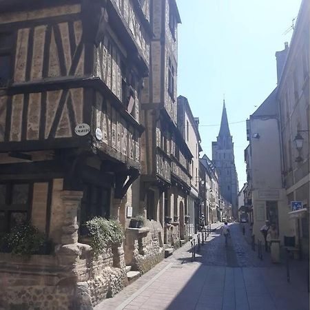Au Coeur Du Vieux Bayeux, Logement De Charme Appartement Buitenkant foto