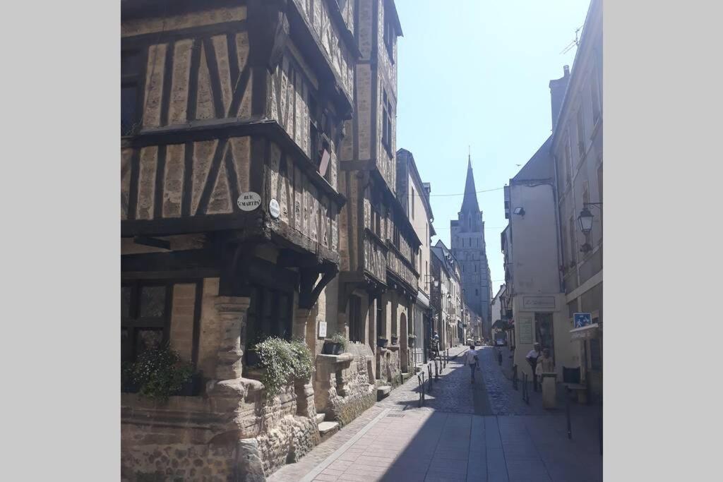 Au Coeur Du Vieux Bayeux, Logement De Charme Appartement Buitenkant foto