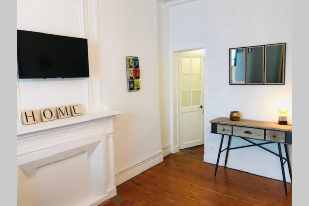 Au Coeur Du Vieux Bayeux, Logement De Charme Appartement Buitenkant foto