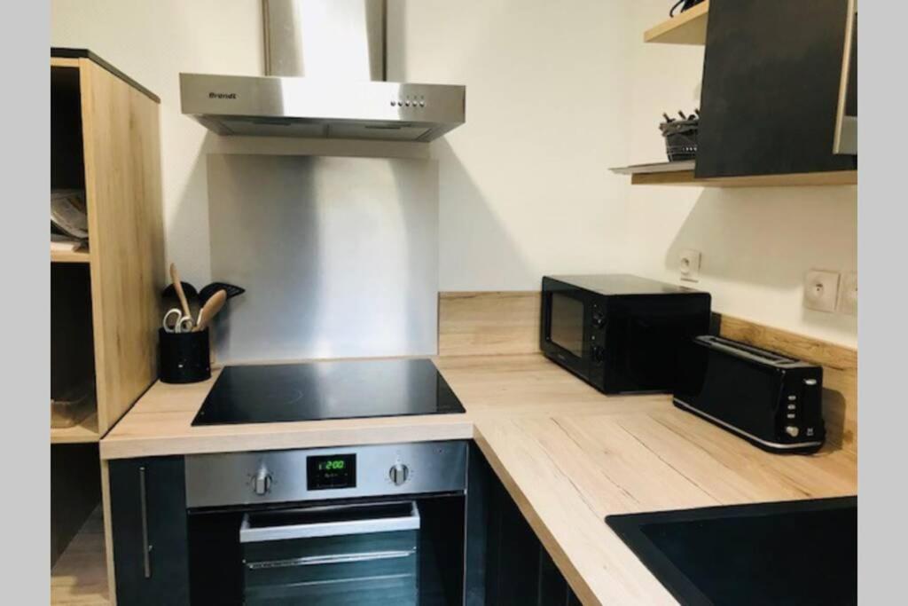 Au Coeur Du Vieux Bayeux, Logement De Charme Appartement Buitenkant foto